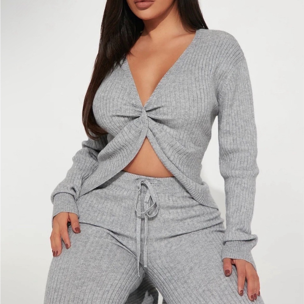 Fashion Nova 2 Piece Sexy Sweater Lounge Set size Medium Gray